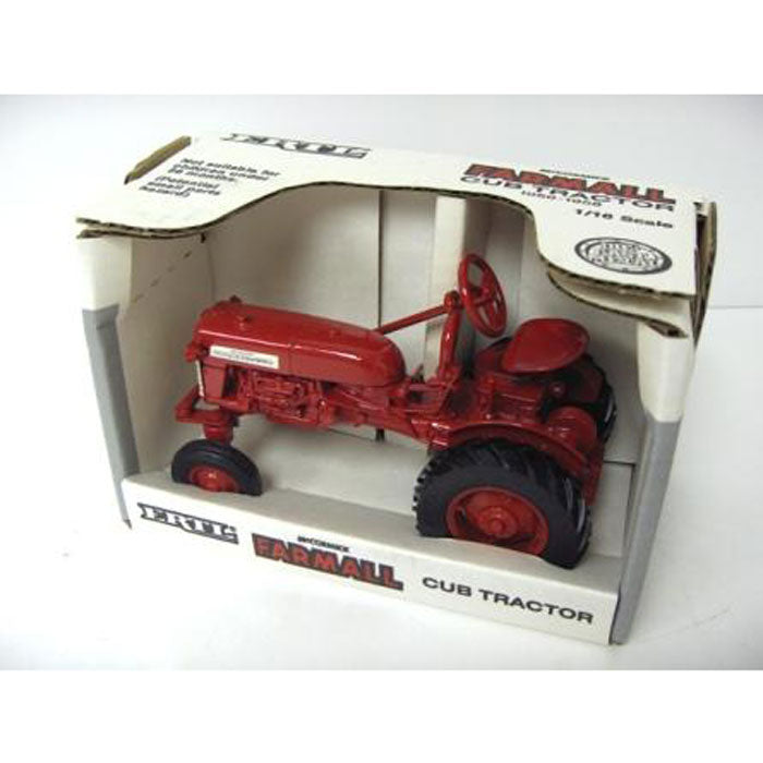 1/16 International Harvester Farmall Cub 1956-1958