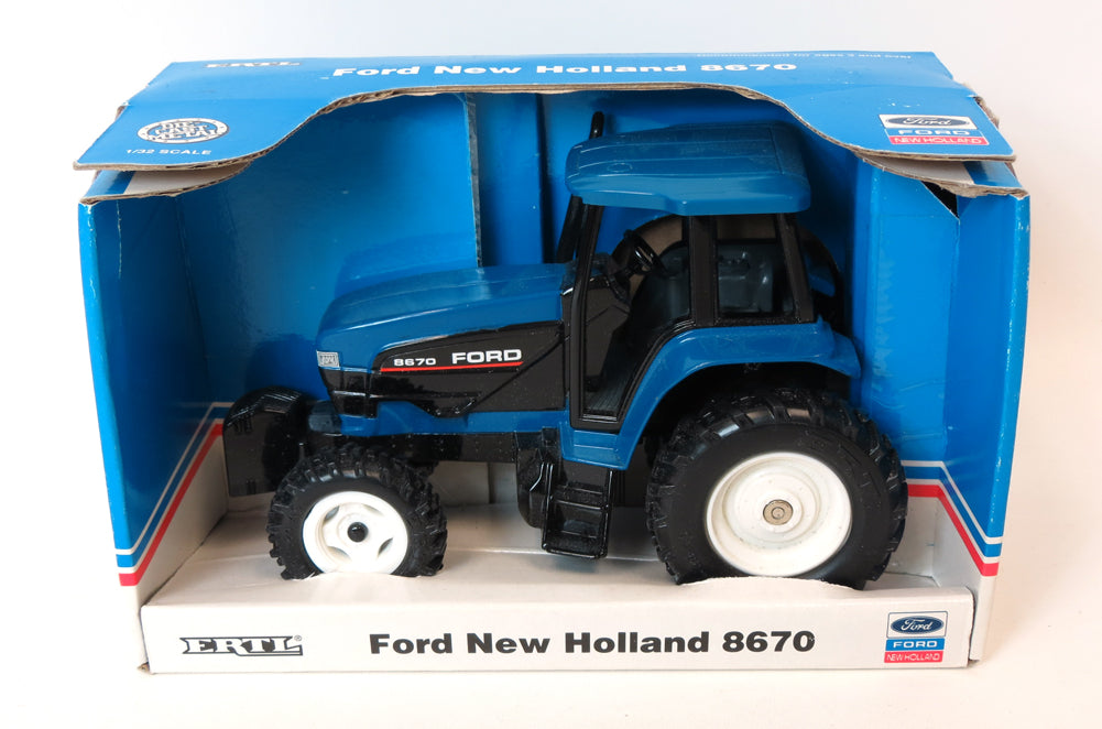 1/32 Ford New Holland 8670 Tractor by ERTL