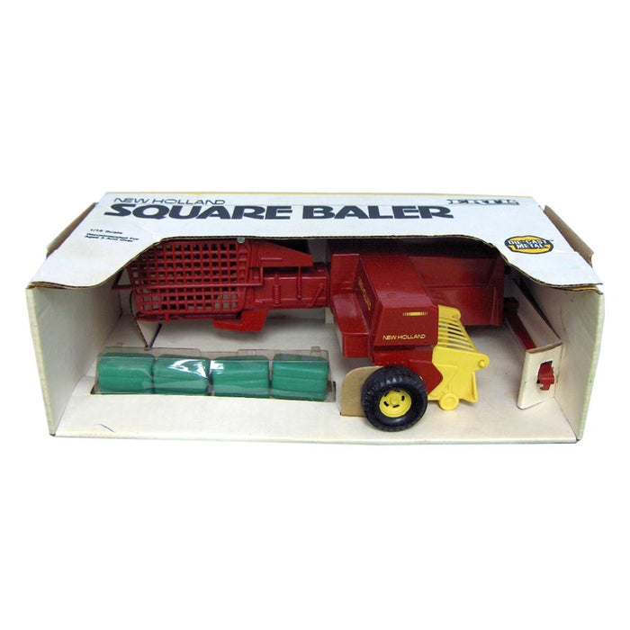 1/16 New Holland Square Kick Baler with Bales