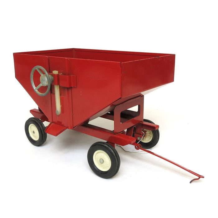 (B&D) 1/16 Red Gravity Wagon with Working Crank - Damaged Item