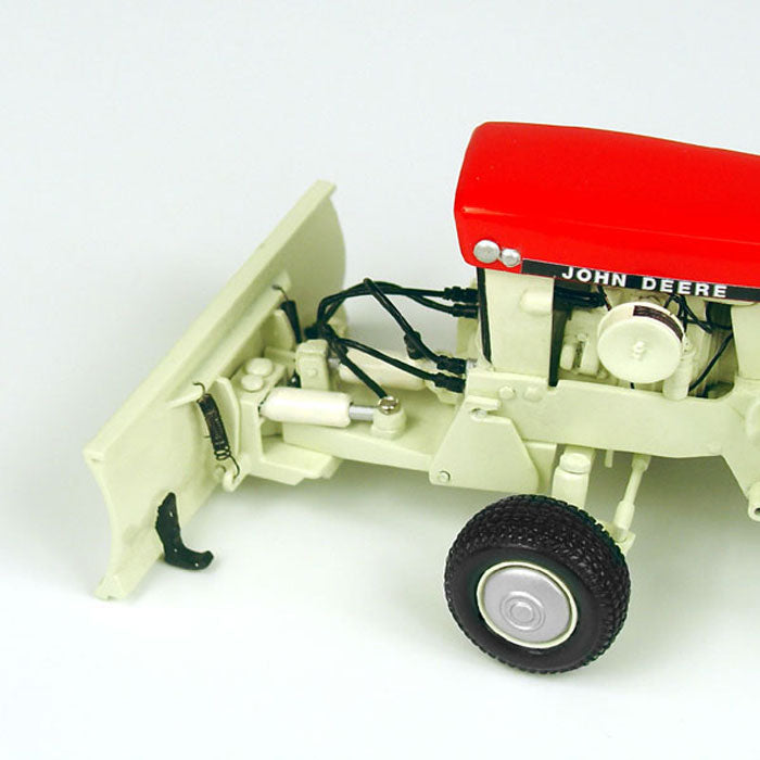 1/16 John Deere Patio Series Model 140 Tractor Set with 4 Different Colored Tractors and Attachments