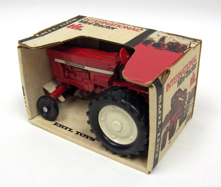 1/32 International 66 Series Tractor, Made in the USA by ERTL in the 1970s