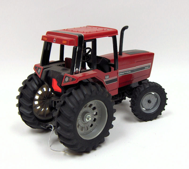 1/16 International Harvester 5288 Tractor with MFD, 1984 Special Edition