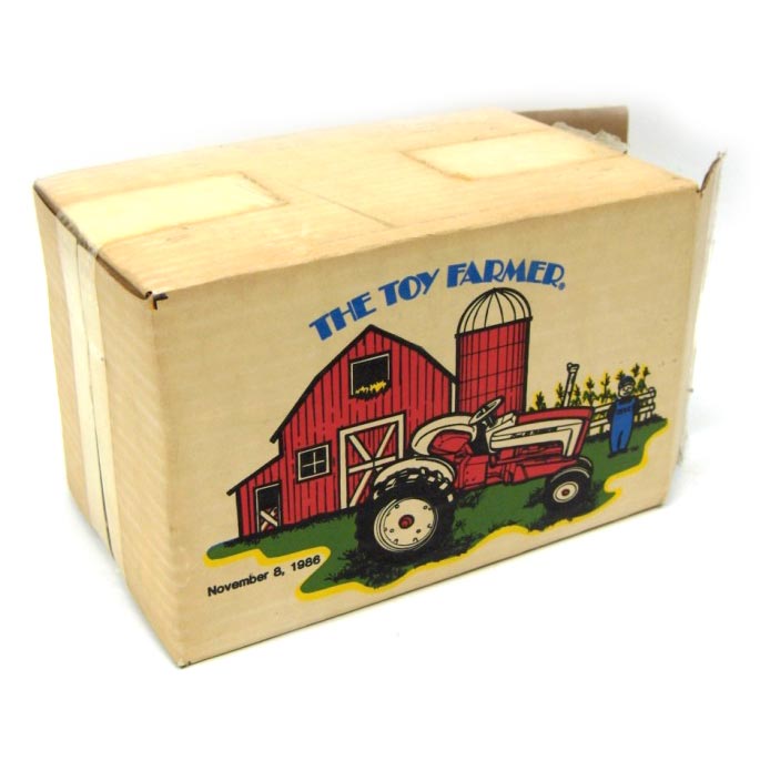 1/16 Ford 901 Powermaster Tractor, 1986 National Farm Toy Show