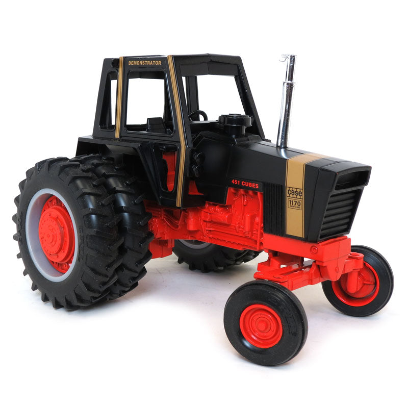 1/16 Case 1170 Black Knight with Duals, Collectors Edition by ERTL