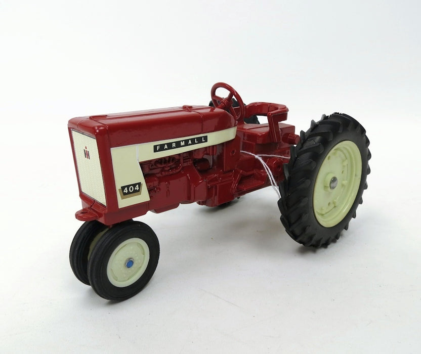 (B&D) 1/16 IH Farmall 404 with White Rims, Made in 1960s - Missing Box