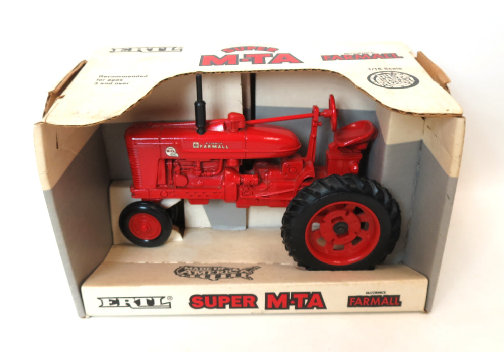 1/16 IH Farmall Super MTA Narrow Front by ERTL