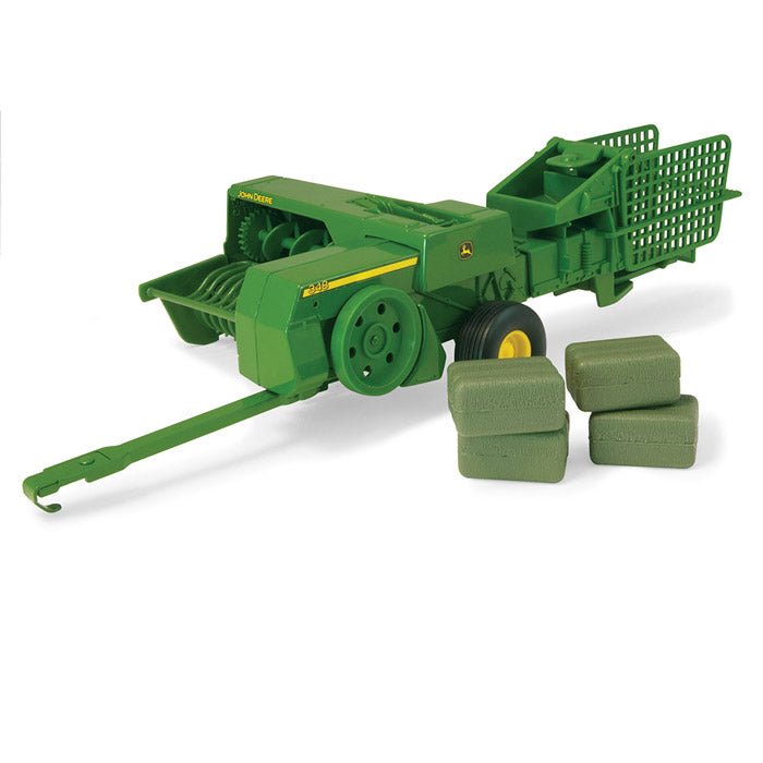 1/16 John Deere 348 Small Square Baler with Bales by ERTL