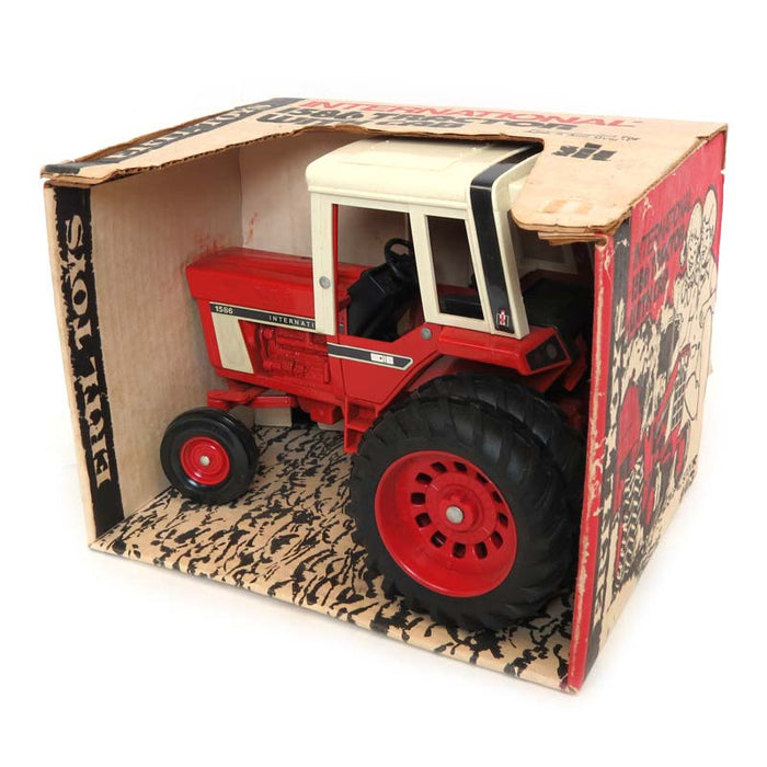 (B&D) 1/16 IH 1586 Cab with Duals by ERTL - Damaged Item