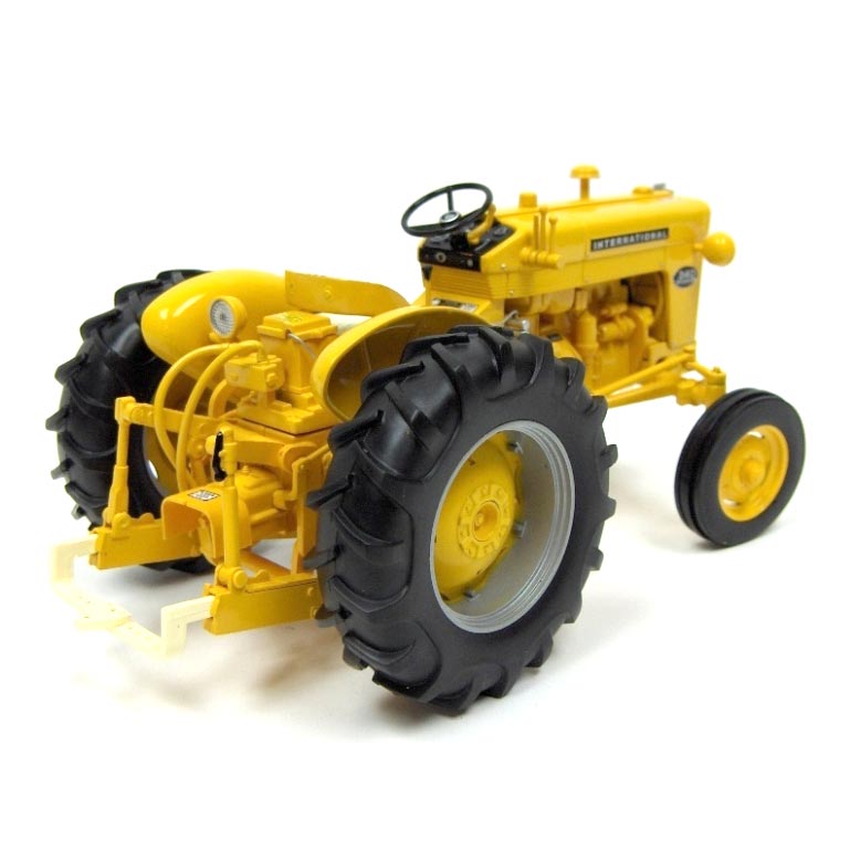 1/16 Industrial Farmall 340 Gas Tractor with Wide Front