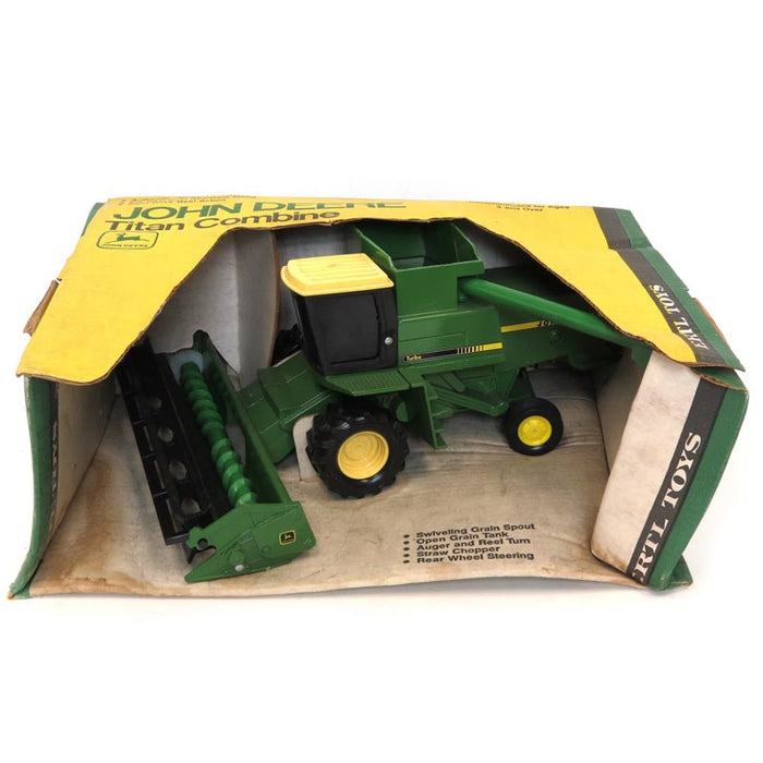 (B&D) 1/24 John Deere Titan Combine with Grain Header - Paint Chips