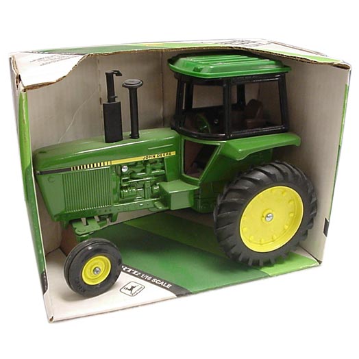 1/16 John Deere (4450) Tractor with Cab (No Model Designation)