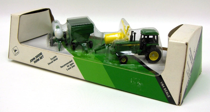 1/64 John Deere Farm Set with Tractor, Sprayer, Ammonia Tank & Wagon