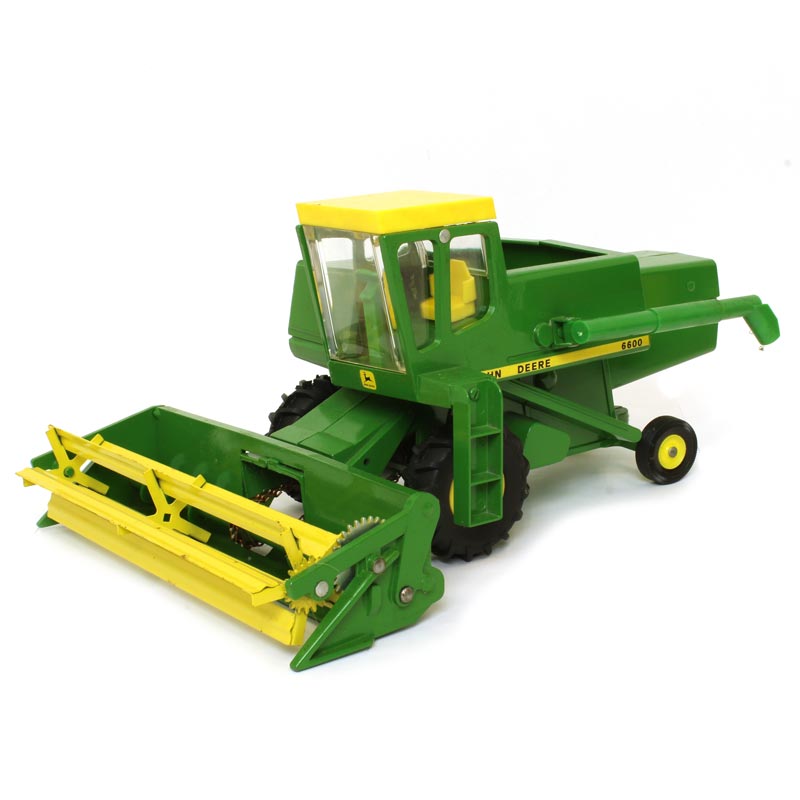 1/24 John Deere 6600 Combine with Metal Header - LOOSE