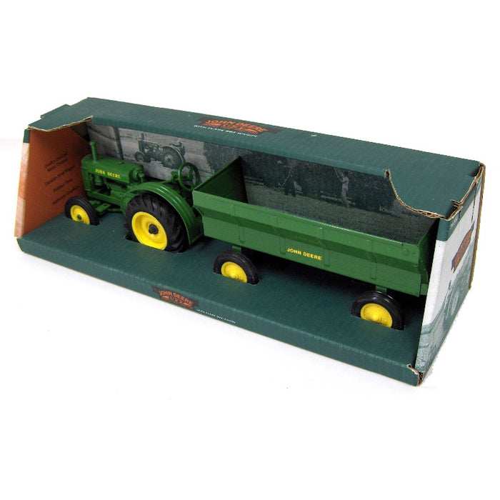 1/16 John Deere BR & Flare Box Wagon with Rubber Tires