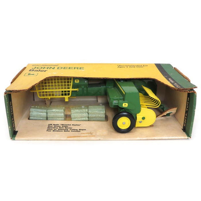 1/16 John Deere Older Style In Line Kick Square Baler