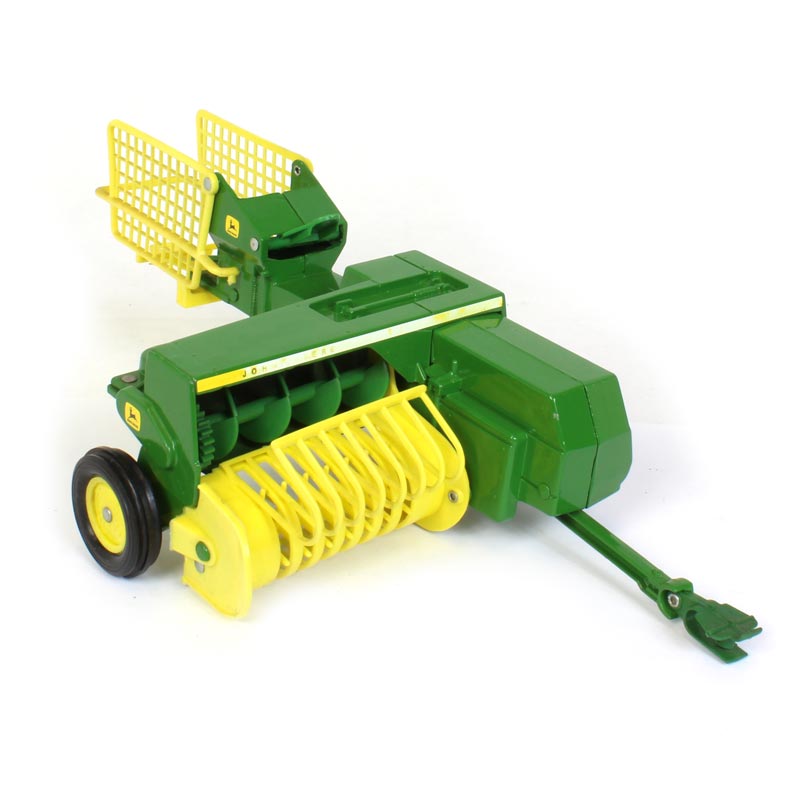 (B&D) 1/16 John Deere Inline Baler, Made in the 1970s by ERTL - Damaged Item, No Box, No Bales