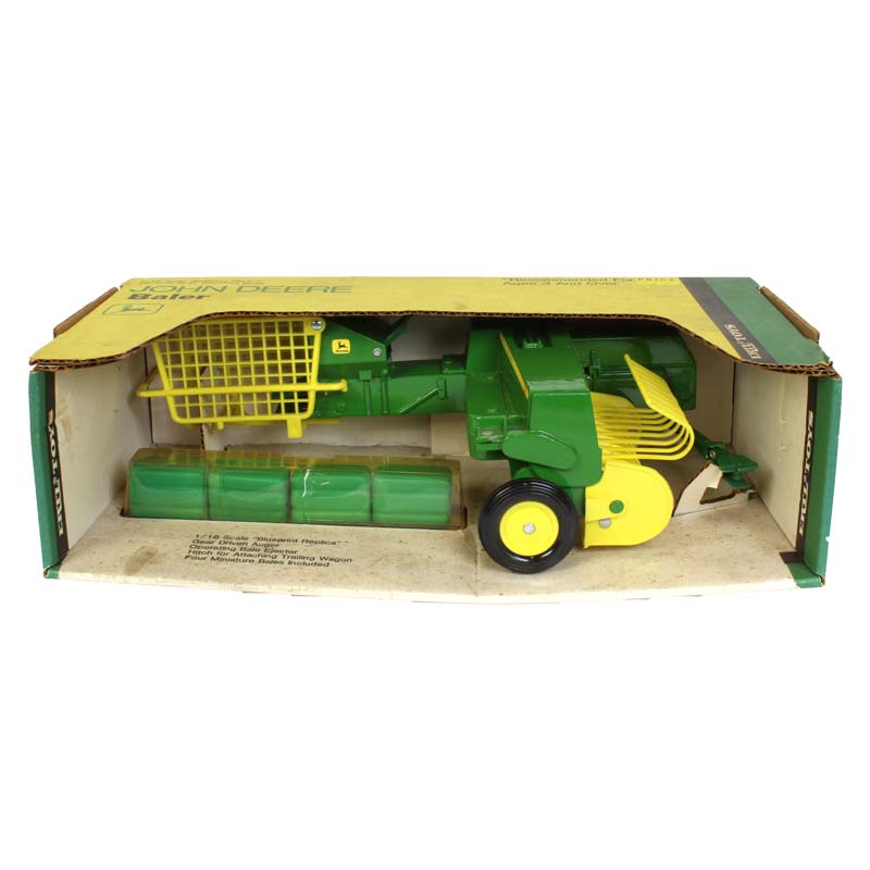 (B&D) 1/16 John Deere In Line Square Baler with Bales by ERTL - Missing Bales