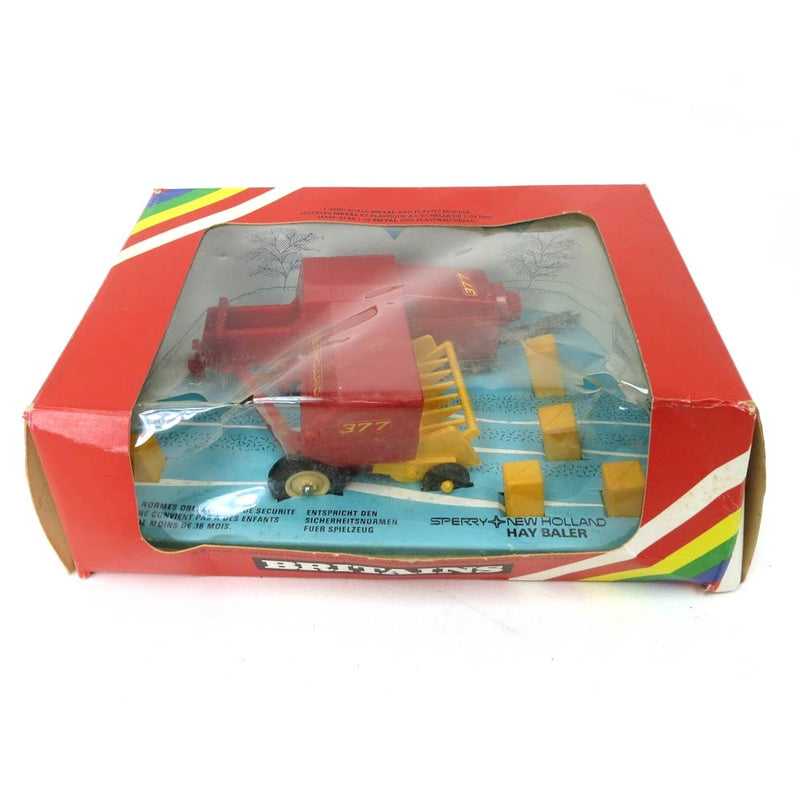 1/32 New Holland 377 Baler with 5 Bales by Britains