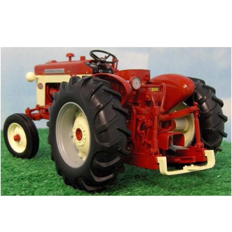 1/16 High Detail International 340 Diesel, 2007 Lafayette Farm Toy Show