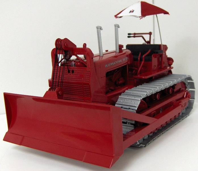 1/25 High Detail International Harvester Crawler TD-24 with Cable/Blade