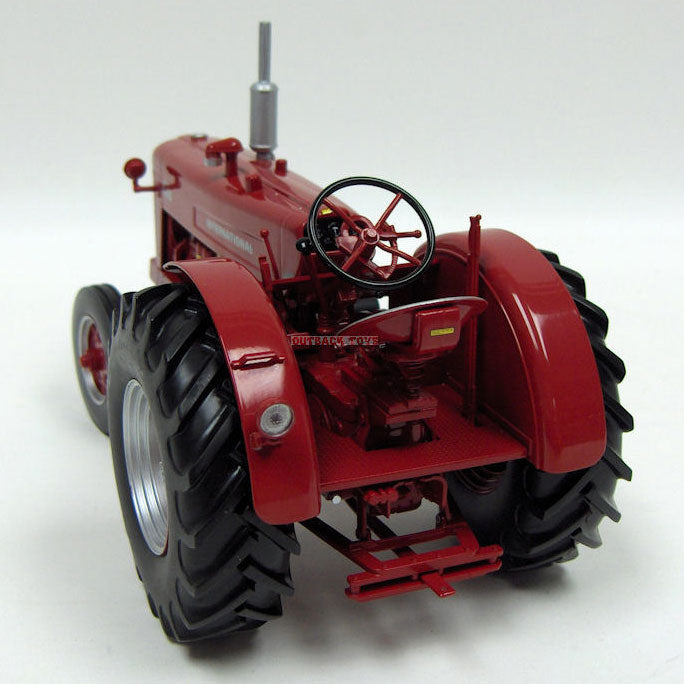 1/16 International Harvester Farmall W400D Tractor Limited Edition by SpecCast, 2010 Red Power Round Up Edition