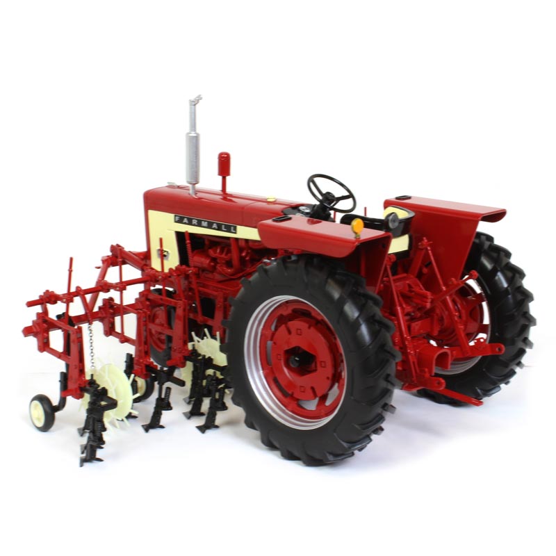 1/16 International Harvester 504 Narrow Front Tractor with 468 Cultivators by SpecCast