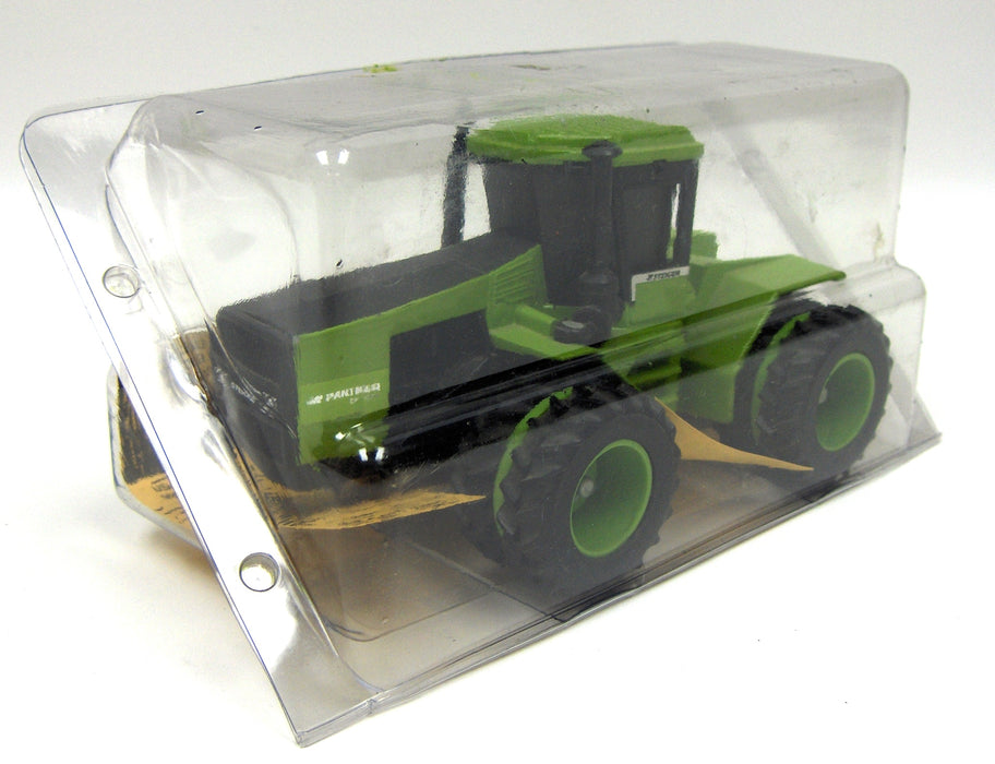 1/32 Steiger Panther CP1400 4WD with Duals and Green Rims