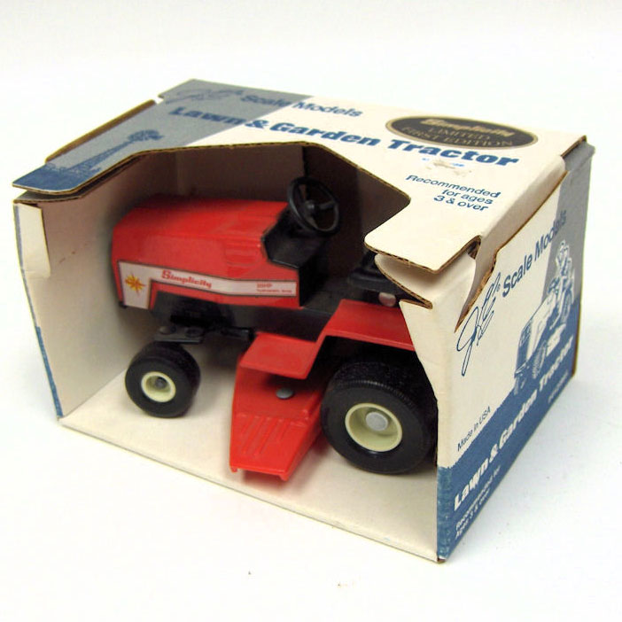 1/16 Simplicity Sunstar 20HP Hydro Lawn Mower with Mower Deck, 1st Edition by Scale Models