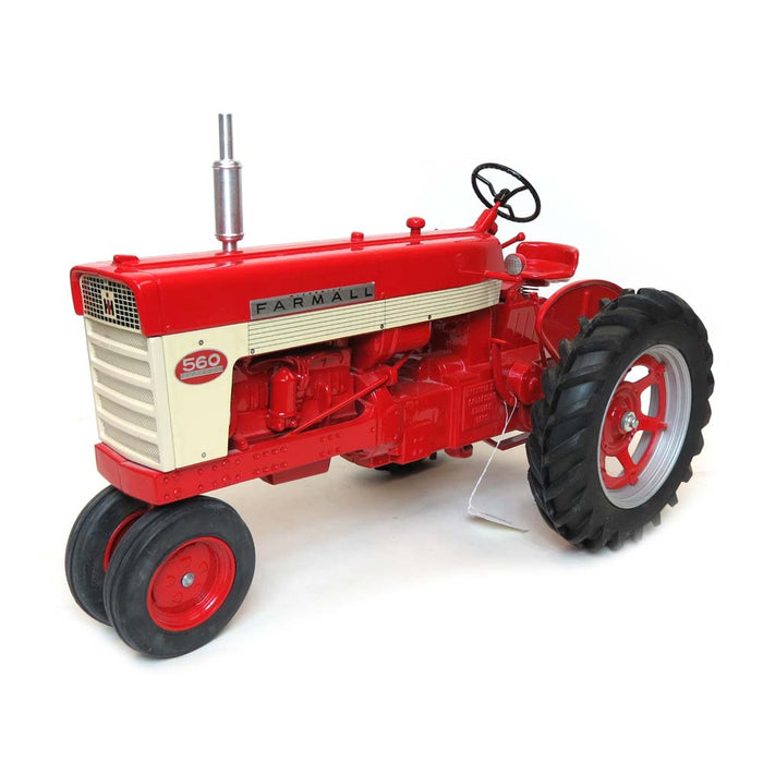 (B&D) 1/8 IH Farmall 560 Narrow Front, 1996 Collector Edition - NO BOX