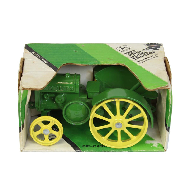 1/16 1923 John Deere D Tractor Old Style in Open Faced Box by ERTL