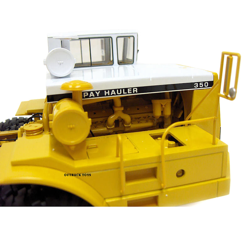 1/25 International Harvester Model 350 Pay Hauler in High Detail by First Gear