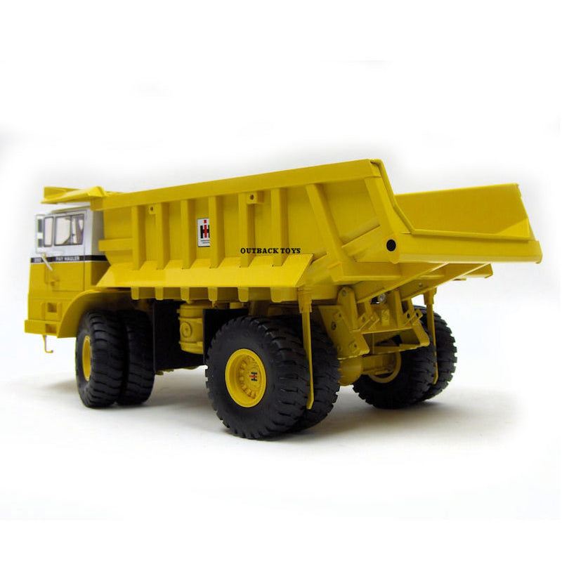 1/25 International Harvester Model 350 Pay Hauler in High Detail by First Gear