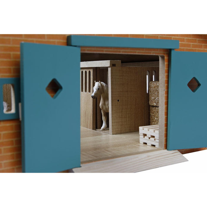 1/32 Deluxe Horse Stable with 9 Stalls