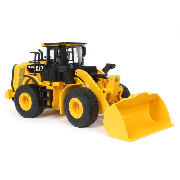 (B&D) 1/24 Radio Control Caterpillar 950M Wheel Loader, Made of Durable Plastic - Damaged Item