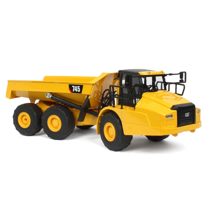 (B&D) 1/24 Caterpillar 745 Articulated Truck Radio Control made of Durable Plastic - Damaged Item