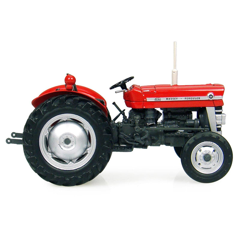 1/32 High Detail Massey Ferguson 135 by Universal Hobbies
