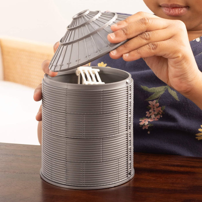 1/64 Case IH Grain Bin Set by ERTL with Tractor, Cattle, Hay Bales & Fence Image