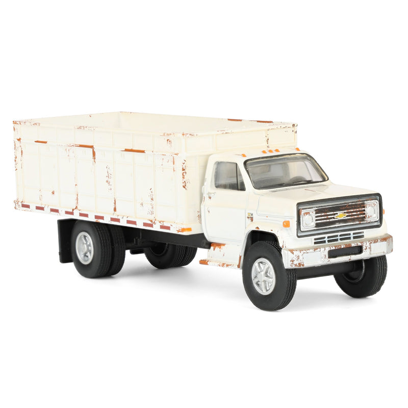 1/64 1980 Chevrolet C-70 Weathered Grain Truck, White, GreenLight S.D. Trucks Series 20
