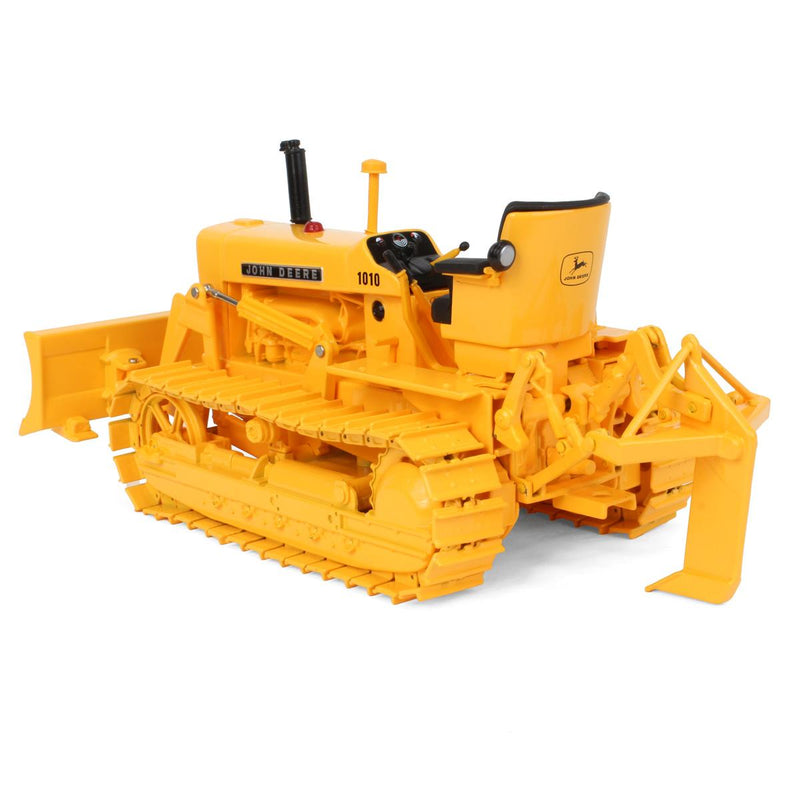 (B&D) 1/16 John Deere 1010 Crawler with Blade, Ripper & Metal Tracks, ERTL Prestige Collection - Damaged Item