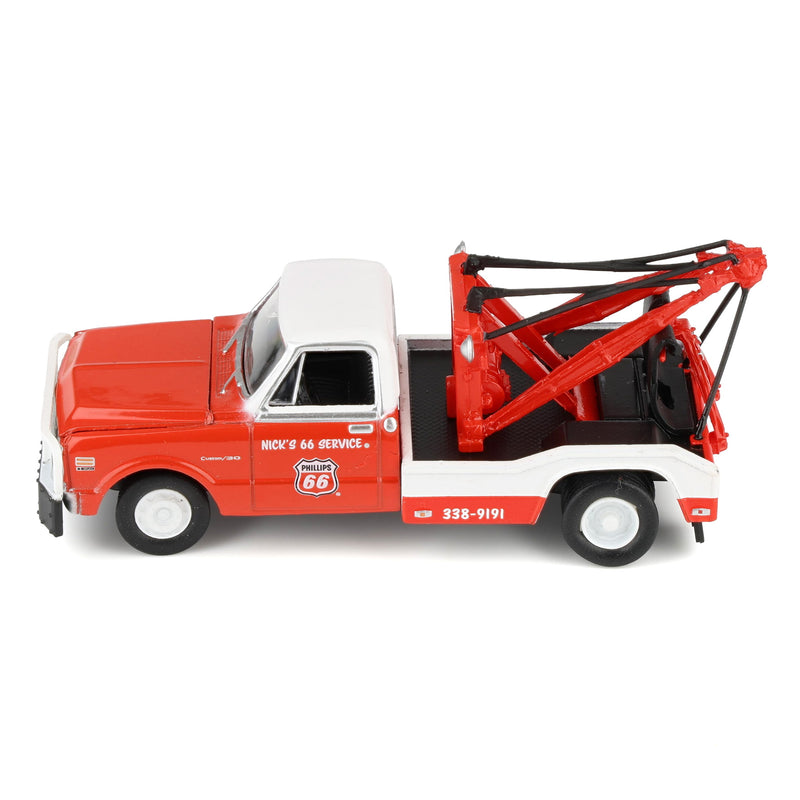 1/64 1971 Chevrolet C-30 Dually Wrecker, Phillips 66, Dually Drivers Series 17