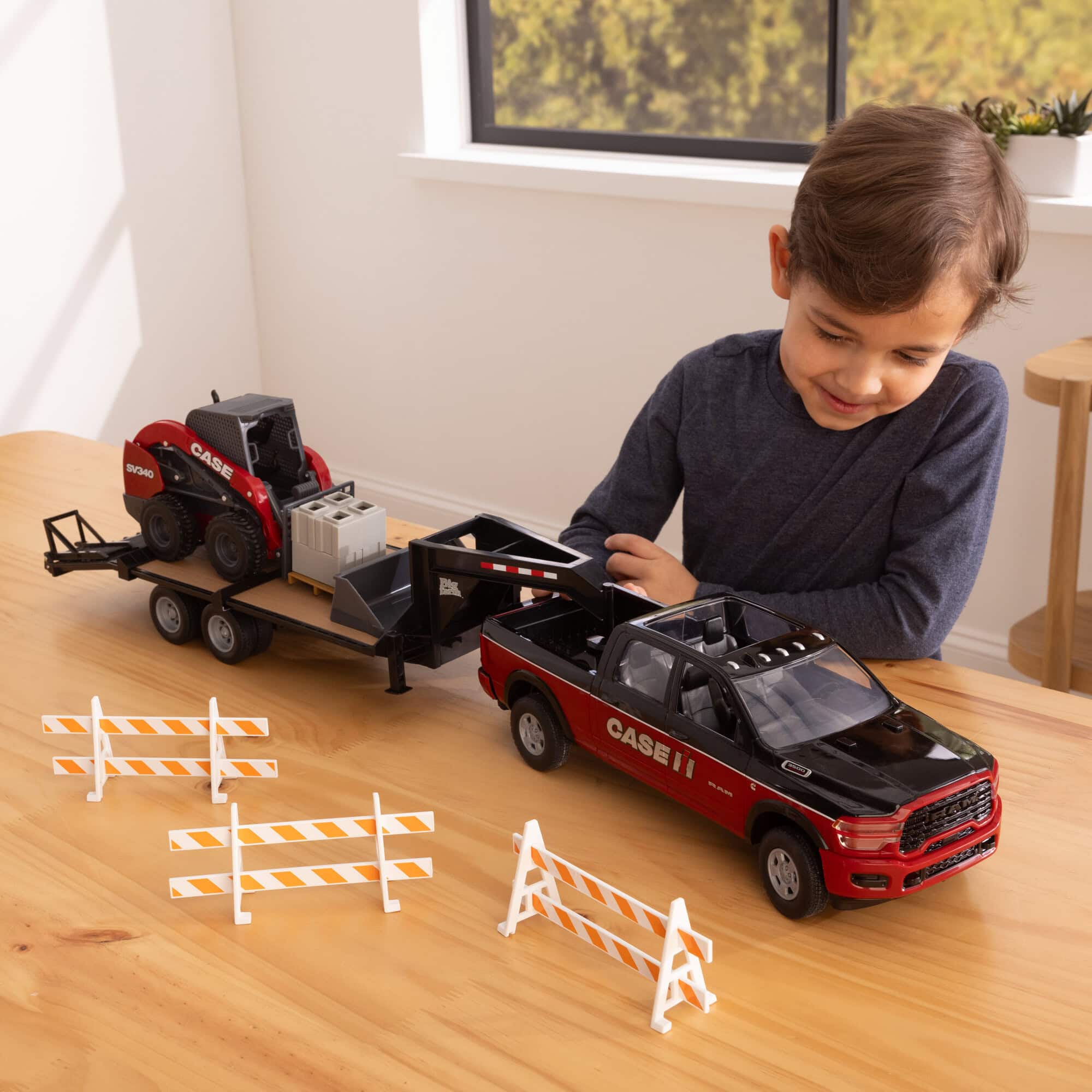 1/16 Case IH Ram Pickup Truck with Case SV340 Skid Loader, ERTL Big Fa ...