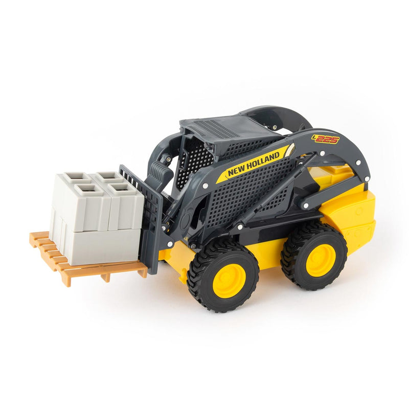 1/16 Big Farm New Holland L225 Skid Steer Set with Accessories