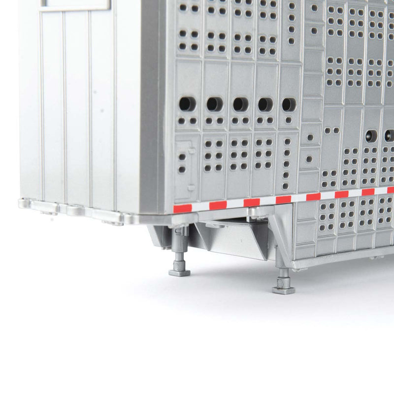 (B&D) 1/32 Freightliner 122SD Semi with Livestock Trailer & Cattle by ERTL - Damaged Box