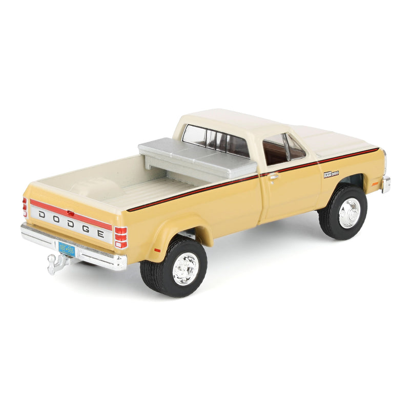 1/64 1993 Tan & Cream Dodge Ram W-350 Dually Pickup Truck with Toolbox & Black Gooseneck Livestock Trailer, OBT Exclusive