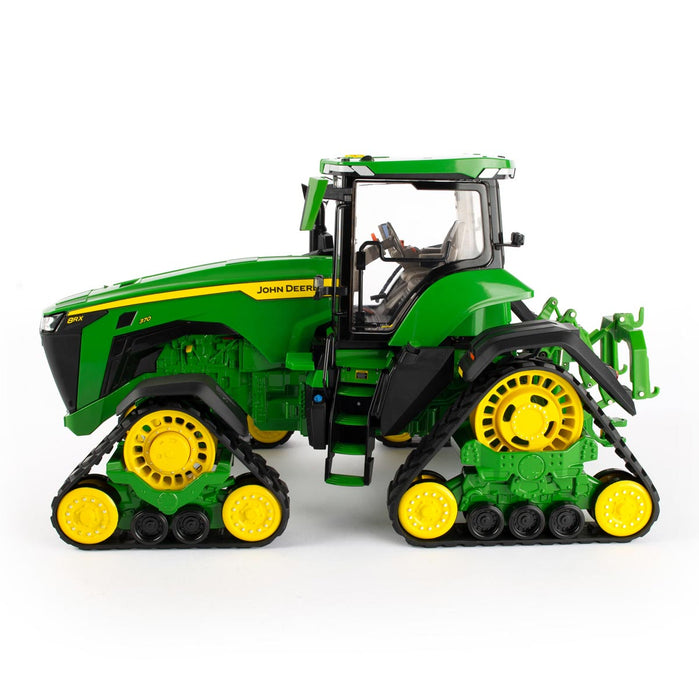 (B&D) 1/16 Prestige Collection John Deere 8RX 370 - Damaged Item