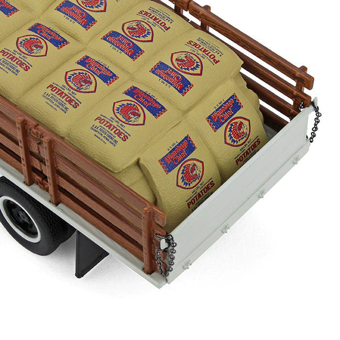 1952 GMC Half Rack Stake Truck 1/34スケール 1/34 1952 GMC COE Stake Truck with Sack Load, K. & B. Potato Farms