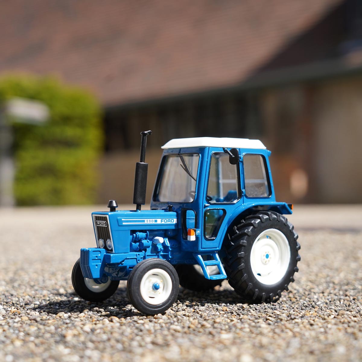 1/32 Ford 6600 2WD Tractor with Cab by ERTL — Outback Toys
