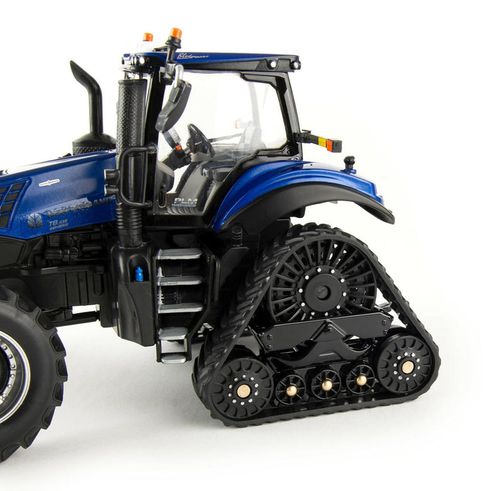 1/32 New Holland T8.435 Smartrax with PLM Intelligence