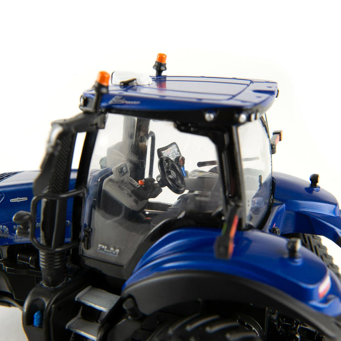 1/32 New Holland T8.435 Smartrax with PLM Intelligence